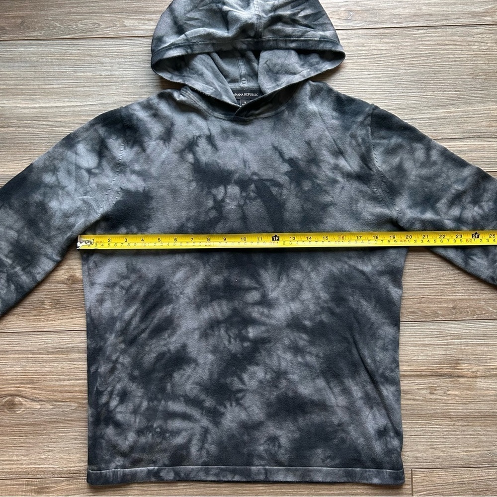 Banana Republic | Cotton Jersey Hoodie in Grey Tie Dye (Small) - Picture 2 of 10